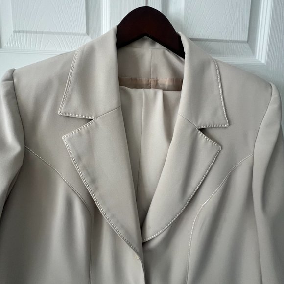 One-Of-A-Kind Modern Tailored Women's Pant Suit! - Picture 2 of 11